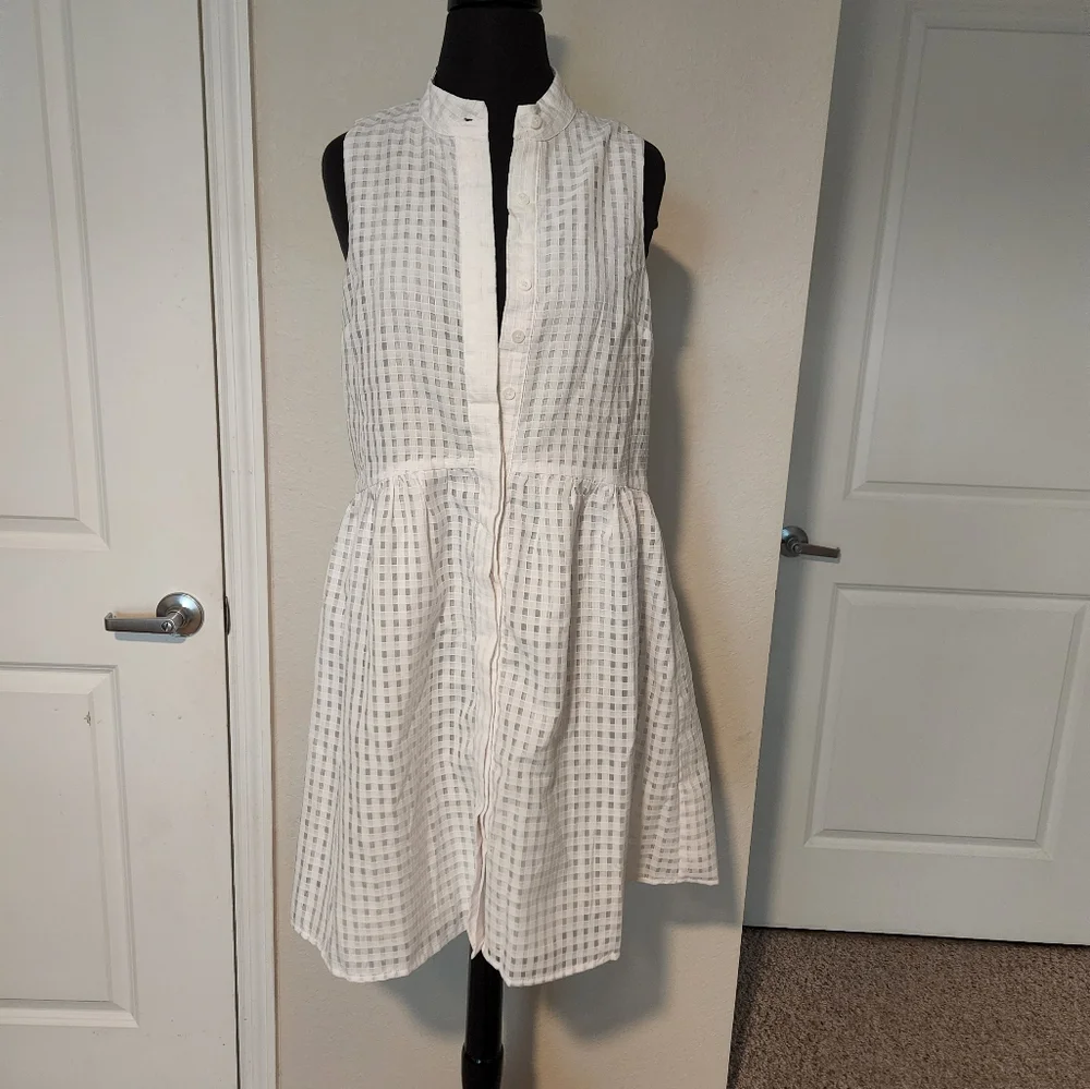 Tuckernuck White Textured Button-Down Top - Picture 2 of 12